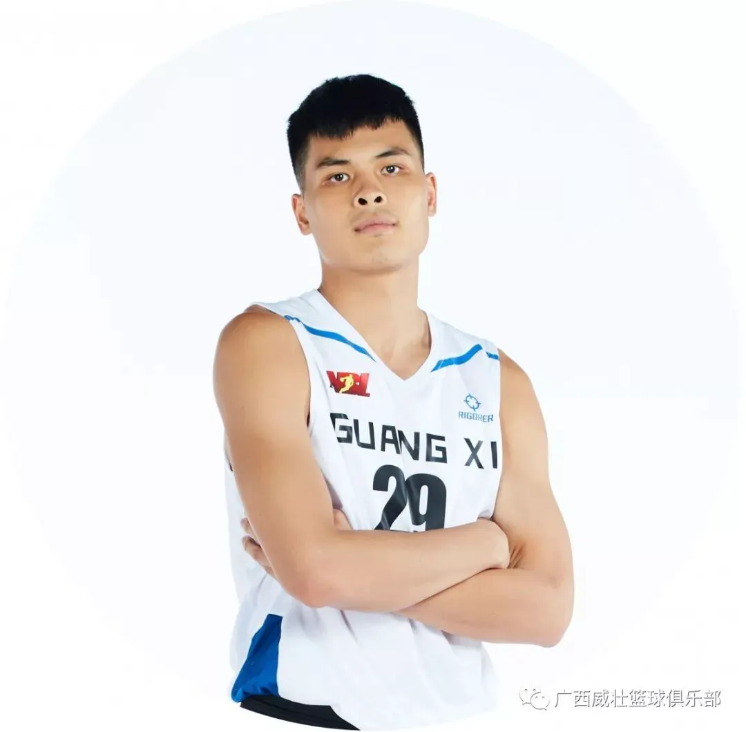 篮球老将如何通过瑜伽提升柔韧性_2